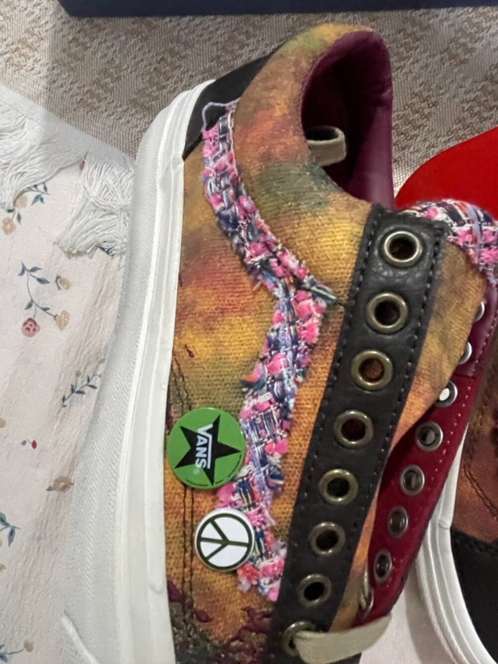 Vans Old Skool Tie-Dye Badge Low-Top Sneakers - Picture 6 of 13